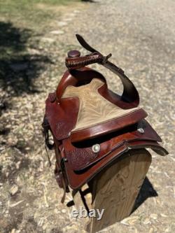 Court's Saddle 15/7 Gullet (Breast Collar and Cinch Included)