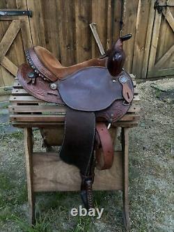 Crates 15 inch Western Saddle with Round Skirt
