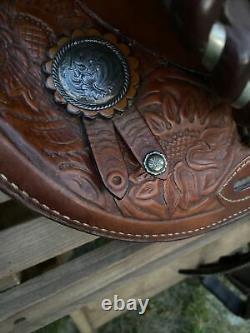Crates 15 inch Western Saddle with Round Skirt