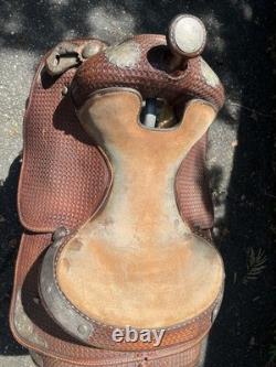 Crates 16 Western Show Saddle