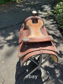 Crates 16 Western Show Saddle