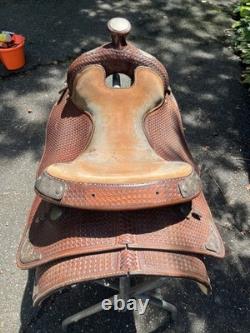 Crates 16 Western Show Saddle