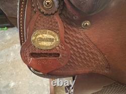 Crates 230 Western Trail Saddle 15 Seat Semi QH Bars