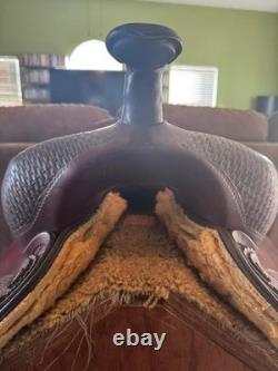 Crates 230 Western Trail Saddle 15 Seat Semi QH Bars