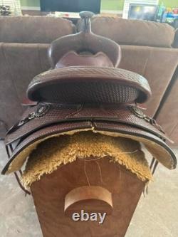 Crates 230 Western Trail Saddle 15 Seat Semi QH Bars