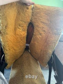 Crates 230 Western Trail Saddle 15 Seat Semi QH Bars