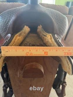 Crates 230 Western Trail Saddle 15 Seat Semi QH Bars