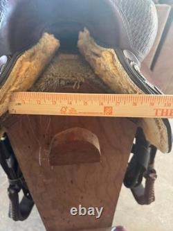 Crates 230 Western Trail Saddle 15 Seat Semi QH Bars