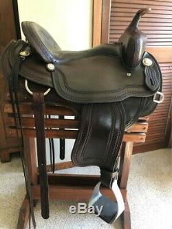 Crates Classic Light Trail Western Saddle 15 in seat Quarter Horse Bars Used