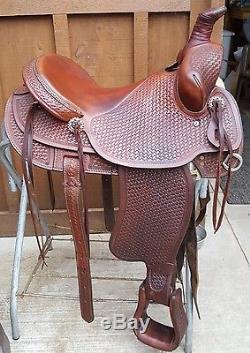Crates Ranch saddle, 15.5 seat, QH bars, EUC