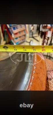 Crates Trail Western Endurance Saddle with Diamond Wool Contoured Relief pad