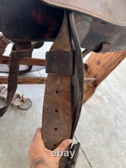 Crates Western Saddle