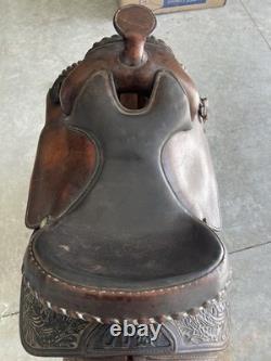 Crates Western Saddle