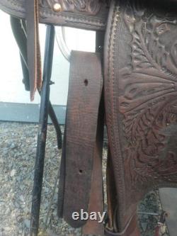 Crates western trail ranch saddle 15 1/2 model #150 + breast collar & chinch