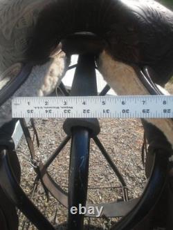 Crates western trail ranch saddle 15 1/2 model #150 + breast collar & chinch