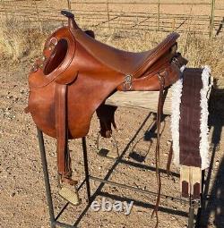 Custom Bill Farrow Saddle Cavalry / Hope Aussie Endurance & Western features