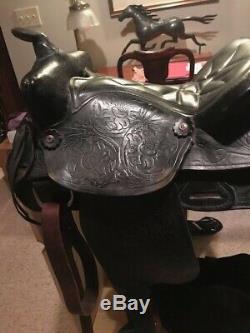 Custom Made Black Leather Western Saddle 16 Semi QH Bars. Beautifully tooled