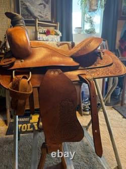 Custom Western Saddle 15. Leather