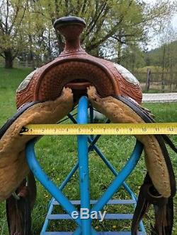 Dale Chavez 16 inch Western show saddle excellent used light oil