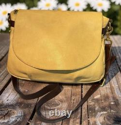 Dooney Bourke Bone Butter Cream Florentine Toledo Leather Saddle Messenger Bag