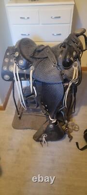 Double R Saddle
