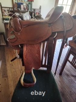 Excellent condition Reinsman Western Saddle. Beautiful craftsmanship
