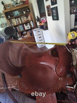 Excellent condition Reinsman Western Saddle. Beautiful craftsmanship