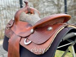 Exklusiver Reining Westernsattel der Tom Winter Saddlery mit Krokodilledersitz