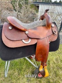 Exklusiver Reining Westernsattel der Tom Winter Saddlery mit Krokodilledersitz