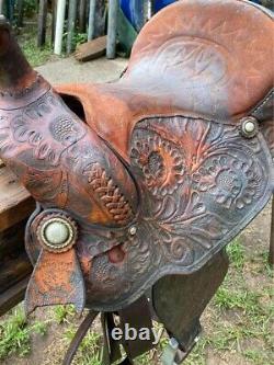 GH Vaught Western Saddle, 16 seat, 7 gullet