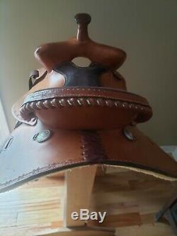 Guffey Barrel Saddle 15 inch Bear Trap Made in USA Western Square Skirt Light