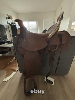 Hereford All-Around Use Western saddle Size 15