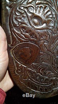 Horse Saddle Hereford Beautiful toolwork 15.5 Leather Flowers Good condition