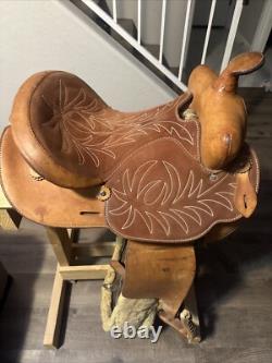 Horse Saddle Keyston Brothers Western Rodeo Cowboy NFR Cowboy Barrel Racing