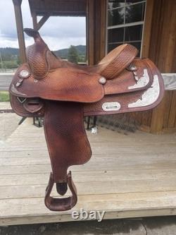 Horse Tack 15 1/2 Crates Western Show Saddle
