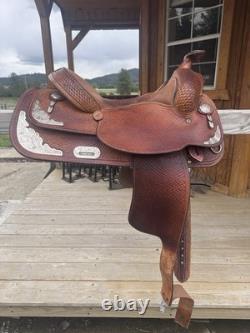 Horse Tack 15 1/2 Crates Western Show Saddle