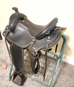 Imus 4-BeatT Western Trail Saddle Black, 16 with matching breast collar