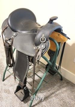 Imus 4-BeatT Western Trail Saddle Black, 16 with matching breast collar