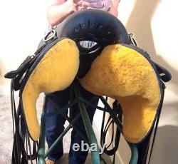 Imus 4-BeatT Western Trail Saddle Black, 16 with matching breast collar