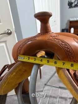 Jace Walls western cutting saddle 15 seat, very comfortable