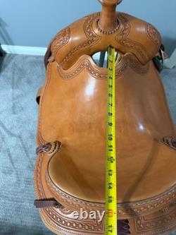 Jace Walls western cutting saddle 15 seat, very comfortable