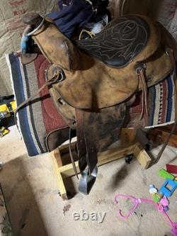 John M. Fallis Balanced Ride Saddle 15 Seat Western with Breakaway Stirrups