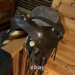 King series plate trail saddle