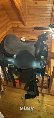 King series plate trail saddle