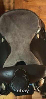 King series plate trail saddle