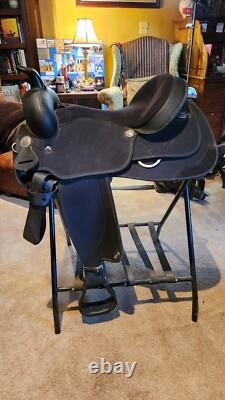 LIGHTLY used Wintec Western Saddle