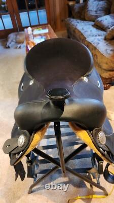 LIGHTLY used Wintec Western Saddle