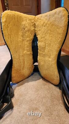 LIGHTLY used Wintec Western Saddle