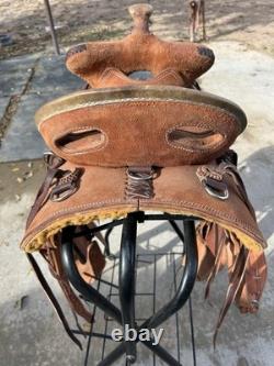 Lightly Used 15.5 Rough out, Bear Trap, Western Saddle, Bowden Mule Tree