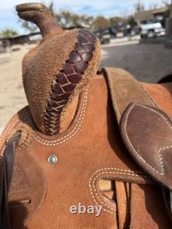 Lightly Used 15.5 Rough out, Bear Trap, Western Saddle, Bowden Mule Tree